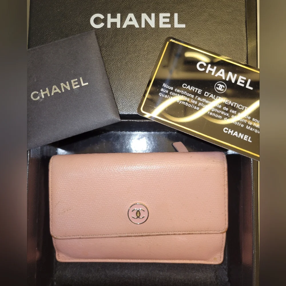 💚❤️SALE!!! CHANEL Pink Card Case/Wallet Caviar key chain - Picture 2 of 9